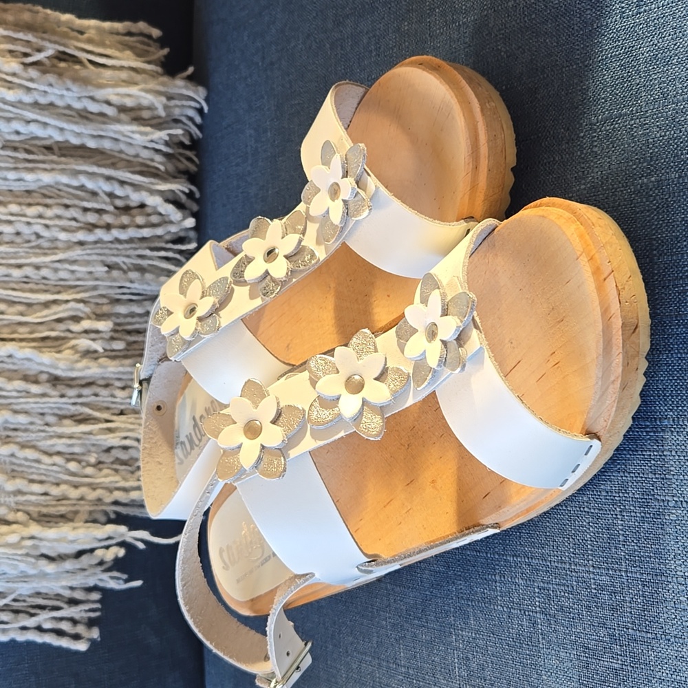 Sandgrens white leather sandals, size 39
